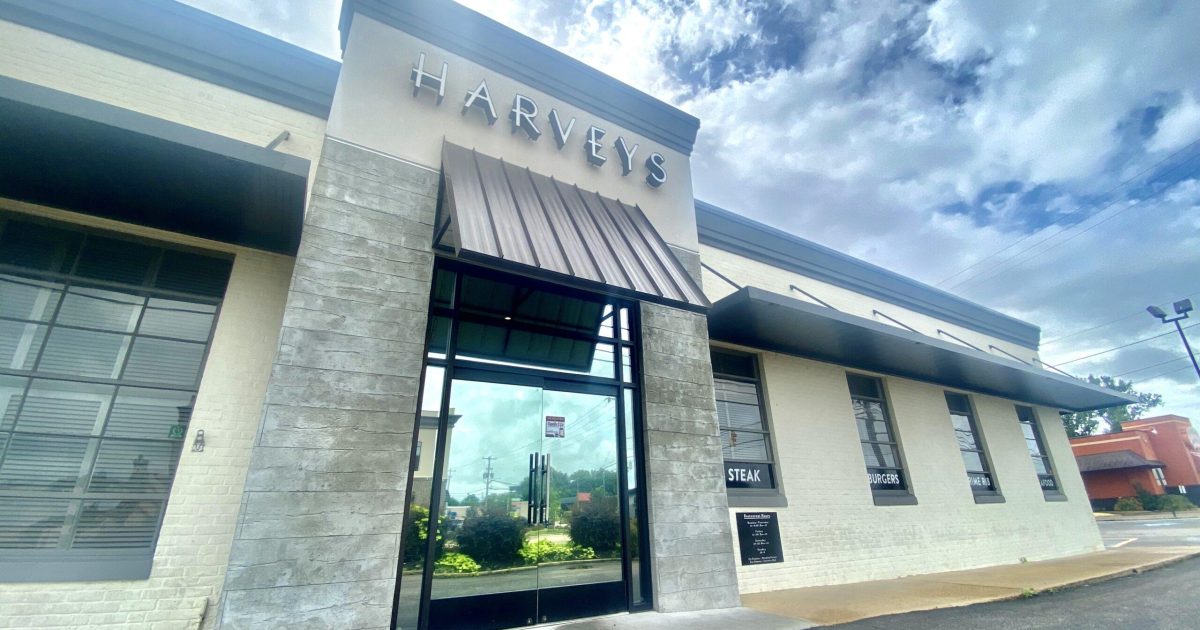 Harvey's Visit Tupelo